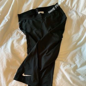 Nike DryFit Medium Legging fit like a small